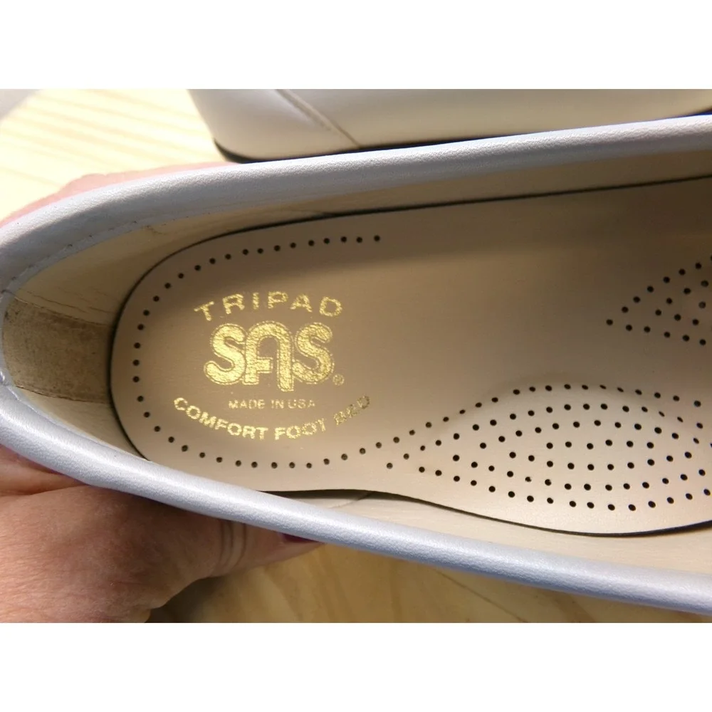 SAS Simplify Slip On Tripad Loafers Womens Silver Cloud Size 8 M Leather‎ NEW
